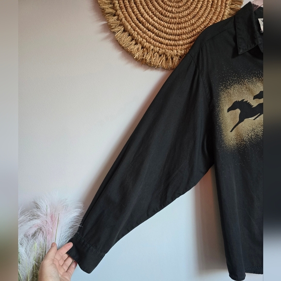 Wrangler Vintage Women's Western Rodeo Black Gold Foil Horse Shirt, Size Large - Picture 4 of 11